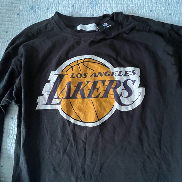Lakers NBA long sleeve T-Shirt. Size 10 youth. Perfect for back to school. - Picture 2 of 4